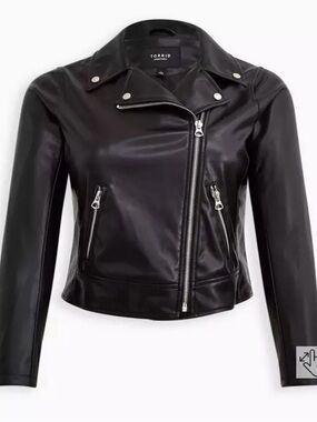 torrid Black Faux Leather moto Biker Jacket with Silver accent Sz 4 NWT
